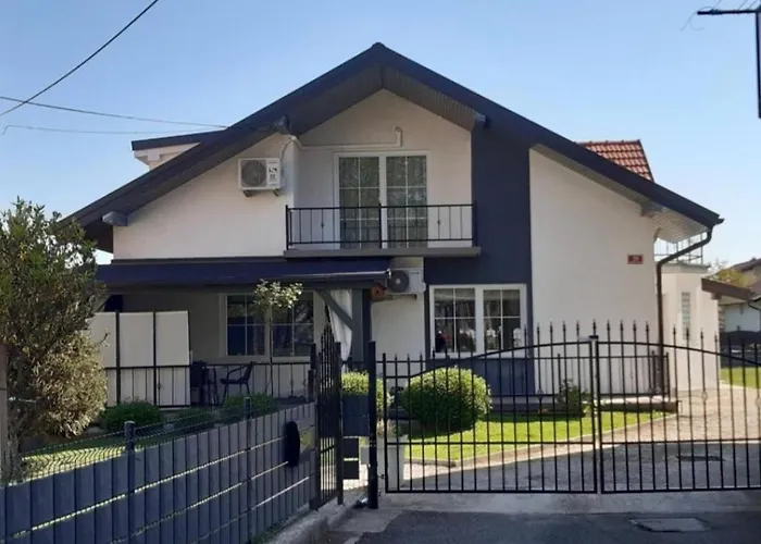 Apartma Spela, Zara