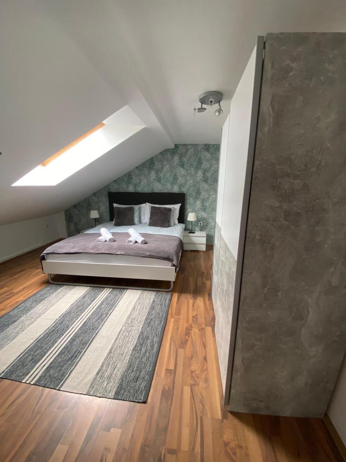 Apartma Spela, Zara *